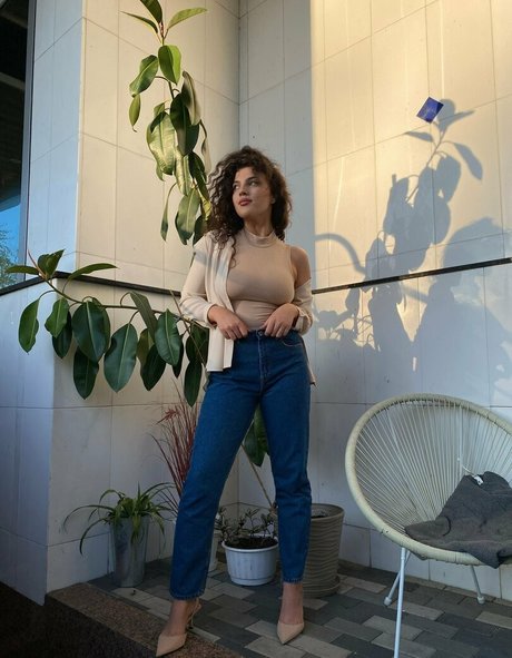 Naakte gelekte OnlyFans-foto van Curlysueeee