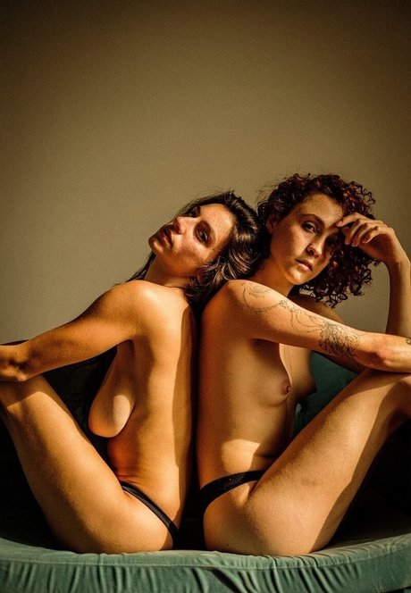 Naakte gelekte OnlyFans-foto van Heloisa Hecchio