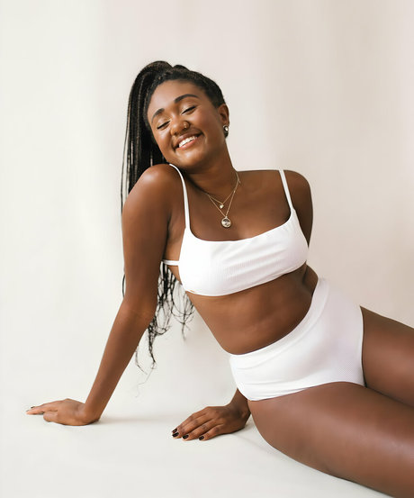 Naakte gelekte OnlyFans-foto van Sarah Aline