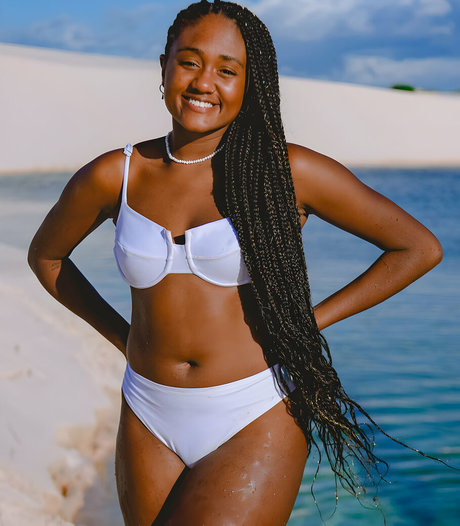 Naakte gelekte OnlyFans-foto van Sarah Aline