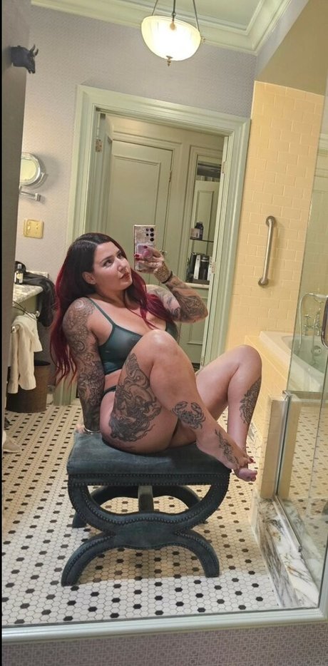 Caresse Simonaro