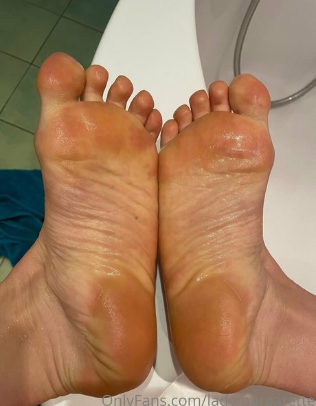 Naakte gelekte OnlyFans-foto van Ladymargarette
