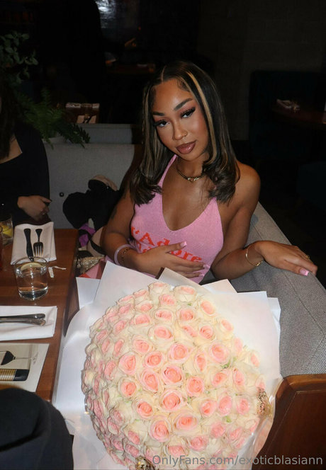 Naakte gelekte OnlyFans-foto van Exoticblasiann