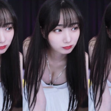 Naakte gelekte OnlyFans-foto van Woojungx4