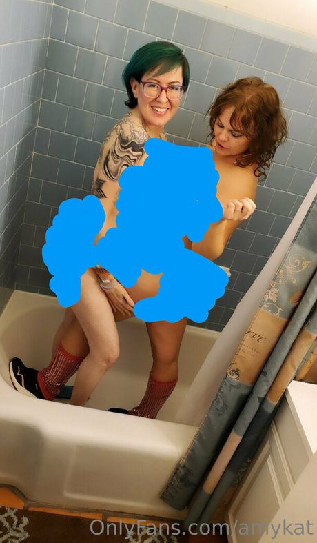 Naakte gelekte OnlyFans-foto van Amykat