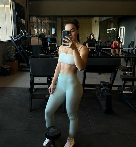 Naakte gelekte OnlyFans-foto van Luiza Barros