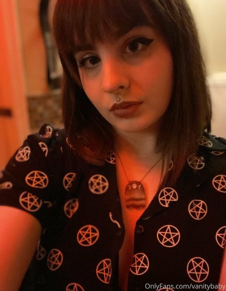 Naakte gelekte OnlyFans-foto van Vanitybaby
