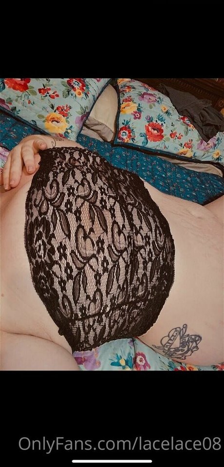 Naakte gelekte OnlyFans-foto van Lacelace08
