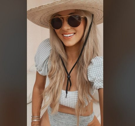 Naakte gelekte OnlyFans-foto van Laura Rutledge