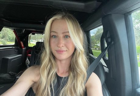 Naakte gelekte OnlyFans-foto van Nelly Korda