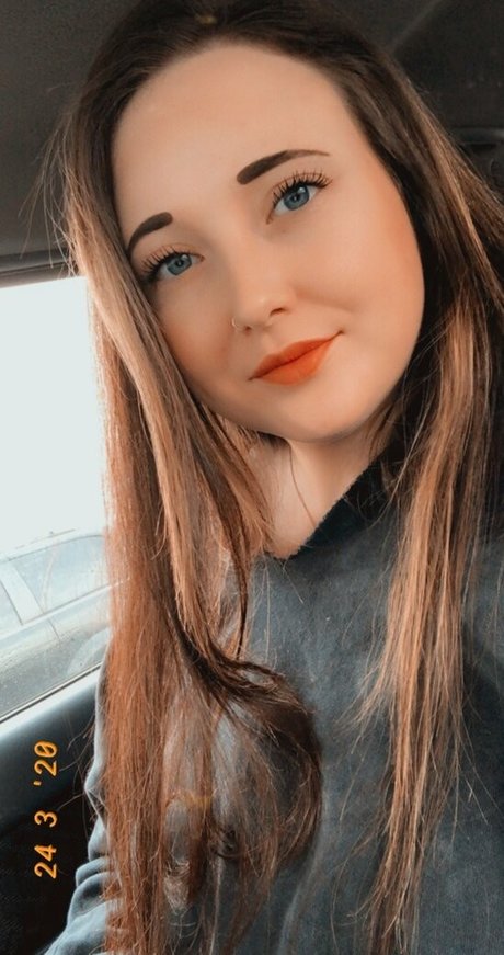 Naakte gelekte OnlyFans-foto van Nwcurvess