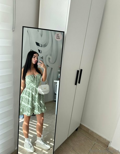 Naakte gelekte OnlyFans-foto van Britneysparks