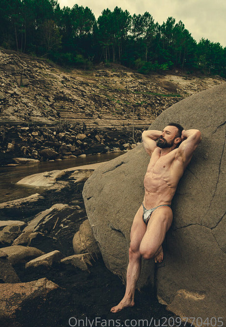 Naakte gelekte OnlyFans-foto van Irishbeast69