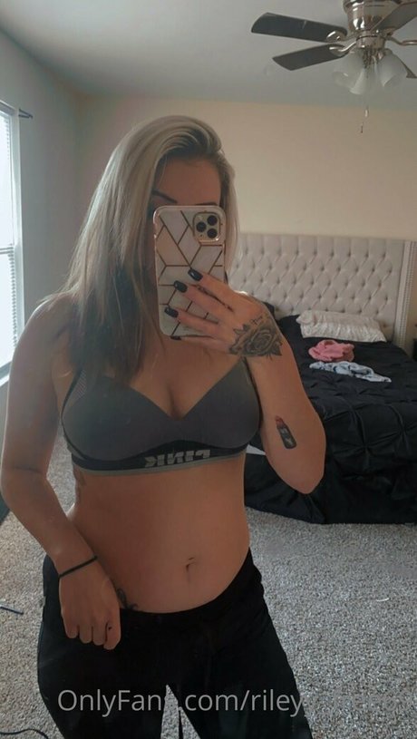 Naakte gelekte OnlyFans-foto van Rileyyfree69