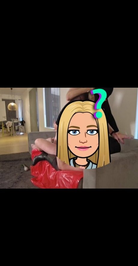 Naakte gelekte OnlyFans-foto van Flyvertinnen