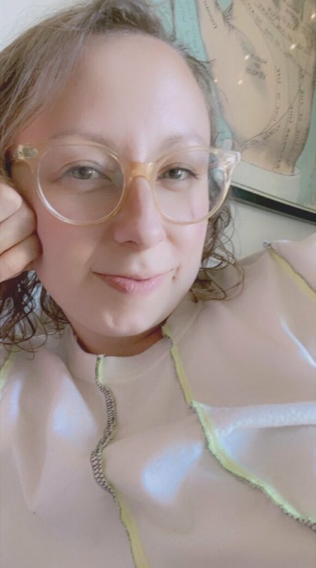 Naakte gelekte OnlyFans-foto van Freecoochie