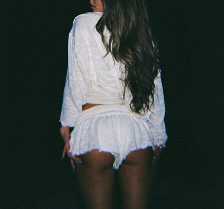 Naakte gelekte OnlyFans-foto van Eliana Jones