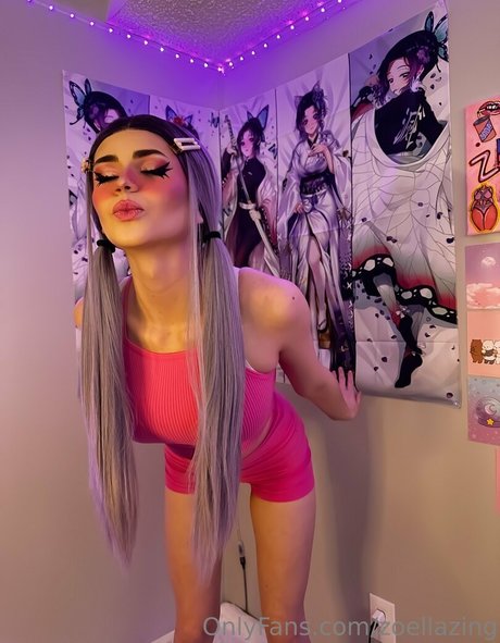 Naakte gelekte OnlyFans-foto van Zoellazing