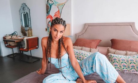 Naakte gelekte OnlyFans-foto van Zoe Bayona