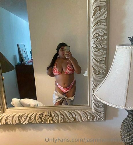 Naakte gelekte OnlyFans-foto van Jasminesimmons