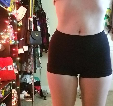 Naakte gelekte OnlyFans-foto van Missfushi