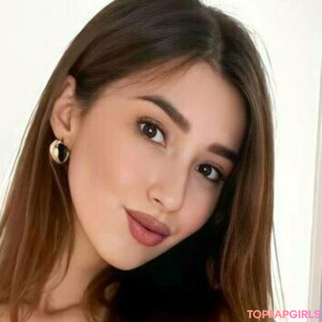 Naakte gelekte OnlyFans-foto van Stashali #4 Naakte gelekte OnlyFans-foto van Stashali #4