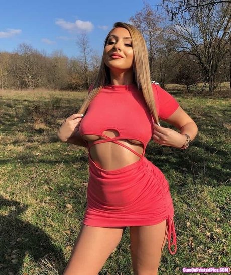 Naakte gelekte OnlyFans-foto van Vasilka Stoyanova