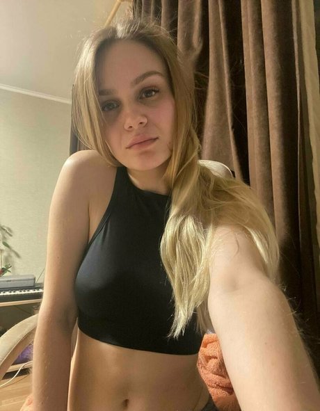 Naakte gelekte OnlyFans-foto van Yummysofie