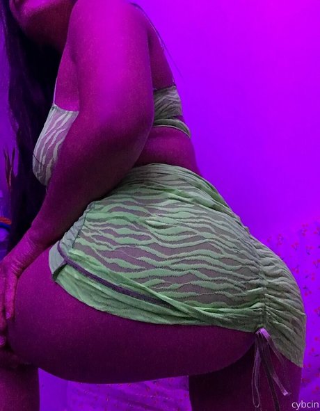 Naakte gelekte OnlyFans-foto van Cybcin