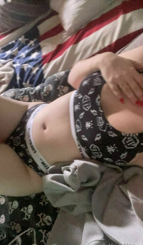 Naakte gelekte OnlyFans-foto van Kellyklitta