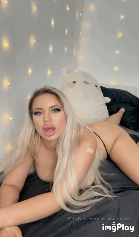 Naakte gelekte OnlyFans-foto van Jessybunny
