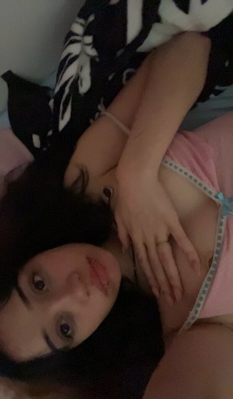 Naakte gelekte OnlyFans-foto van Pubbypie