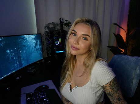 Naakte gelekte OnlyFans-foto van Casey