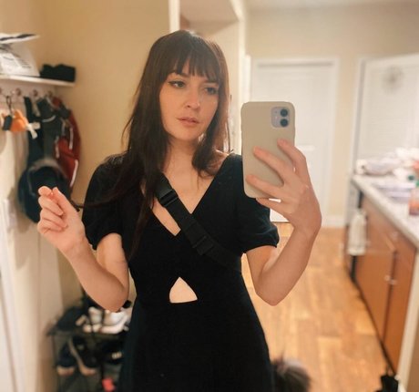 Naakte gelekte OnlyFans-foto van Quelaag
