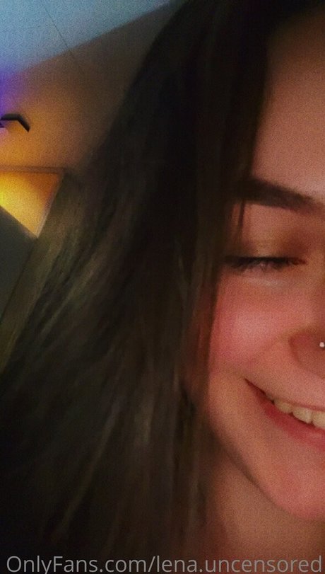 Naakte gelekte OnlyFans-foto van Lenauncensored