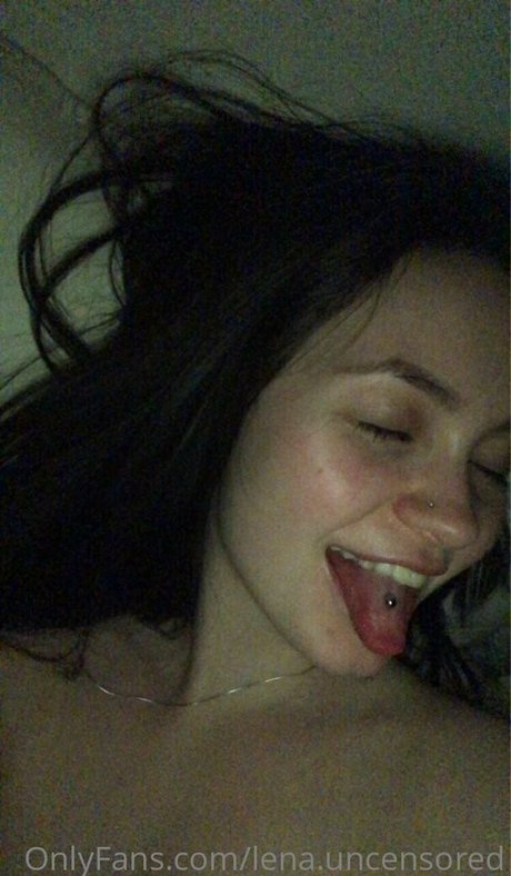 Naakte gelekte OnlyFans-foto van Lenauncensored