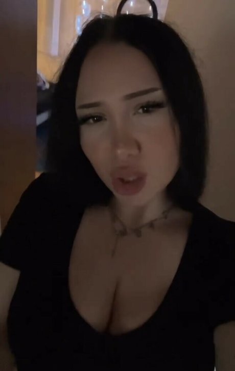 Naakte gelekte OnlyFans-foto van Yasilisches