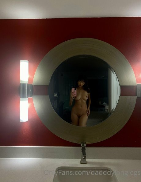 Naakte gelekte OnlyFans-foto van Daddylonglegs