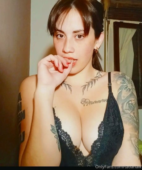 Naakte gelekte OnlyFans-foto van Tatianaik