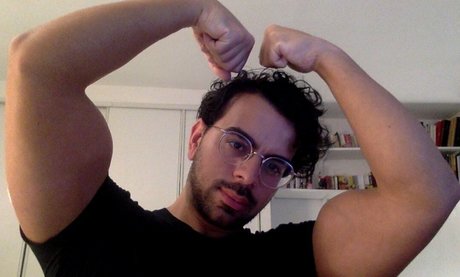 Naakte gelekte OnlyFans-foto van Growingthick