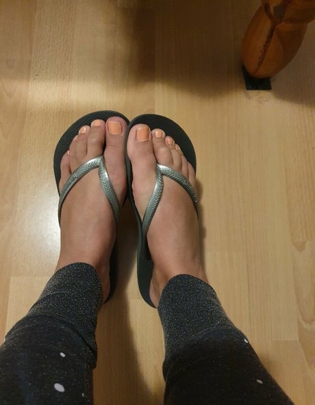 Naakte gelekte OnlyFans-foto van Tippystastytoes