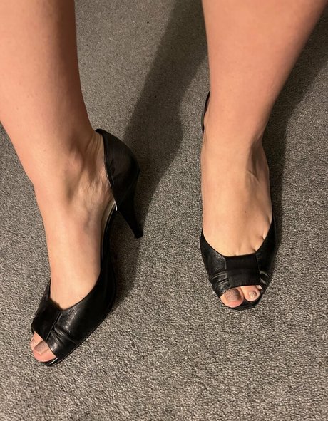 Naakte gelekte OnlyFans-foto van Tippystastytoes