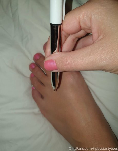 Naakte gelekte OnlyFans-foto van Tippystastytoes