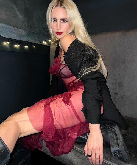 Naakte gelekte OnlyFans-foto van Laurel Arnell Cullen