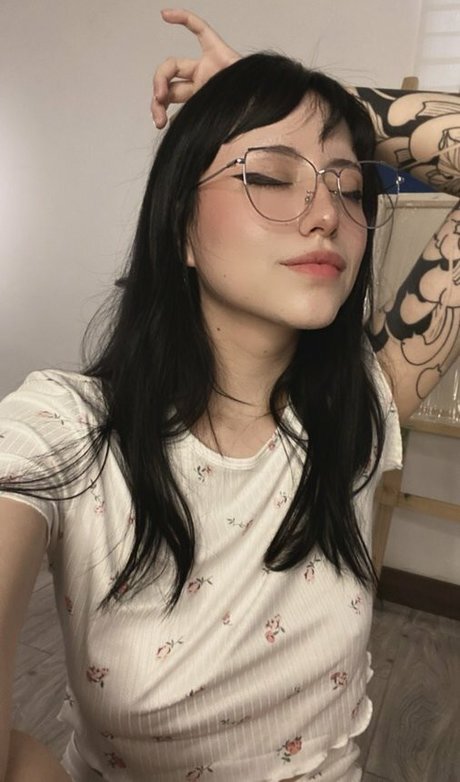 Naakte gelekte OnlyFans-foto van Midorisan