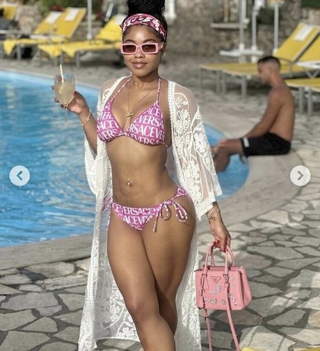 Naakte gelekte OnlyFans-foto van Rappers Daughters