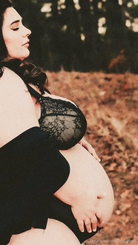 Naakte gelekte OnlyFans-foto van Okcouple