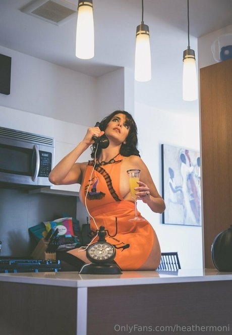Naakte gelekte OnlyFans-foto van Heathermoni