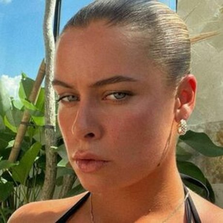 Naakte gelekte OnlyFans-foto van Kirra Schofield