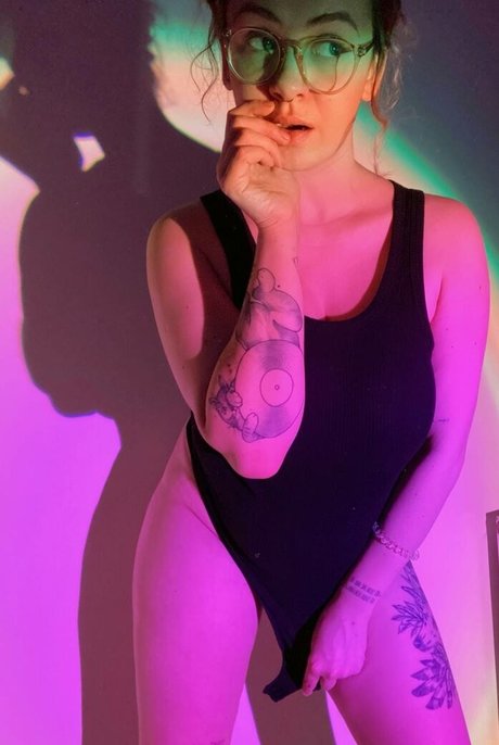 Naakte gelekte OnlyFans-foto van Roeschach